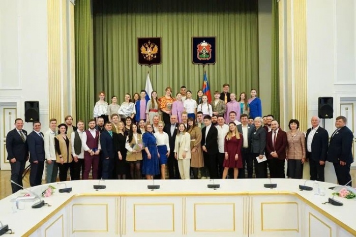 Губернатор КуZбасса Сергей Цивилев встретился с представителями кузбасского движения КВН