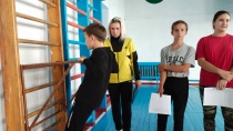 Учащиеся школы № 10 г. Гурьевска сдают нормативы ГТО