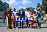 В Салаире установлена спортивная площадка в рамках соцпартнёрства с "БЕЛАЗ-24"
